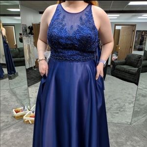 Dave and Johnny navy blue prom dress